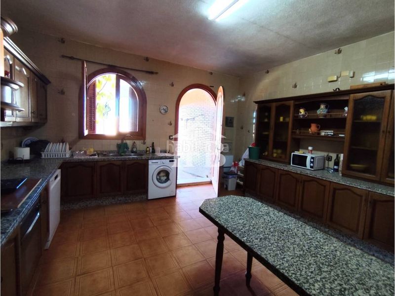 Foto a6a74453-341a-45e6-ac7c-62919c82d351. Casa adossada amb aparcament a Carretera de Sevilla - Los Montitos Badajoz