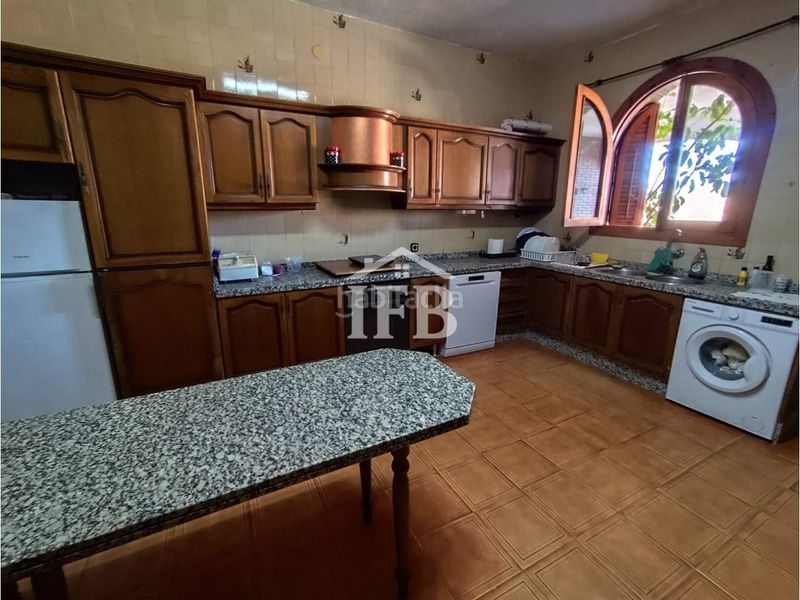 Foto a9ae2e77-db3d-4c10-aed0-c30de568b10a. Casa adossada amb aparcament a Carretera de Sevilla - Los Montitos Badajoz
