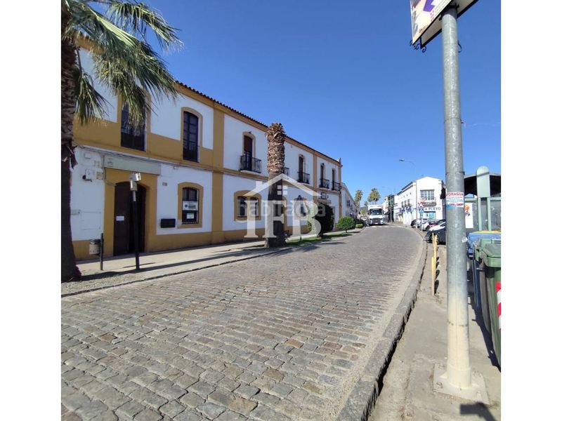 Foto 09135d92-7f1a-43f3-a9fb-c6138ff27444. Casa a plaza españa 12 a Burguillos del Cerro