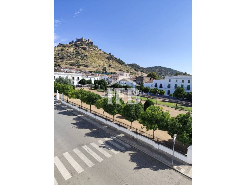 Foto 4d179527-bbc9-4c2a-bc3c-d2d80803cac6. Casa a plaza españa 12 a Burguillos del Cerro