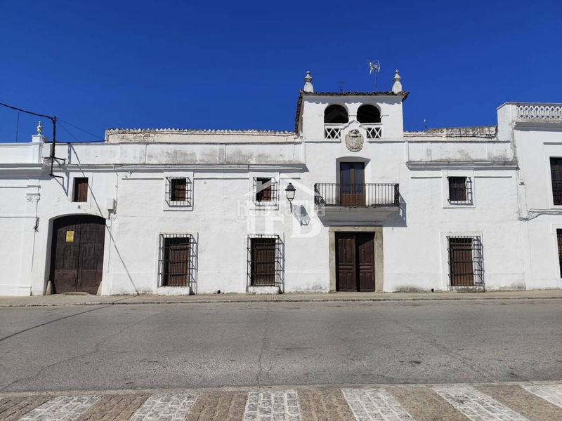 Foto b411954f-e7d8-42d6-b906-75fb45300189. Casa a plaza españa 12 a Burguillos del Cerro
