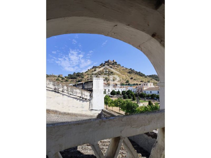 Foto d6fd6779-13f6-4350-a740-2ed6fac866e7. Casa a plaza españa 12 a Burguillos del Cerro