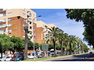 Rent Flat  Avenida sinforiano madroñero. Alquiler piso para estudiantes responsable en sinforiano madroñe