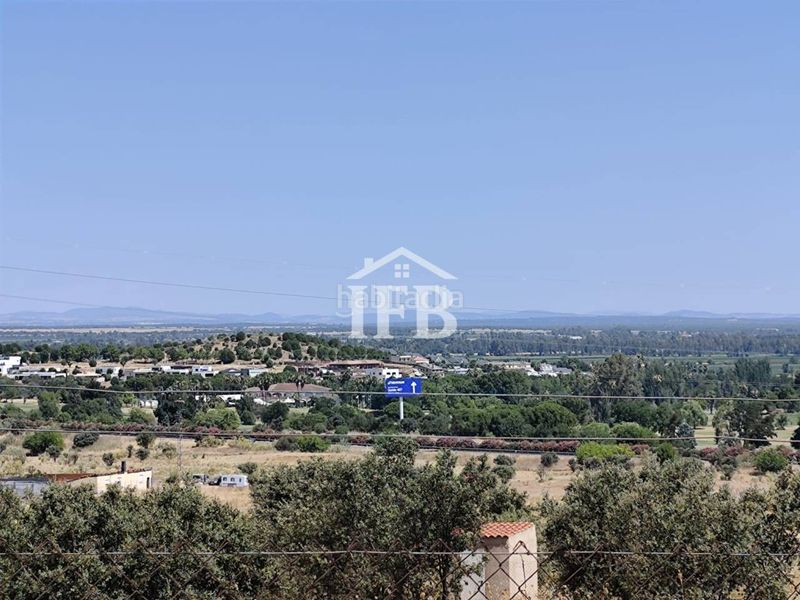 Foto cd433d4c-a3bb-444e-8802-054be86f5359. Finca rústica a Carretera de Sevilla - Los Montitos Badajoz