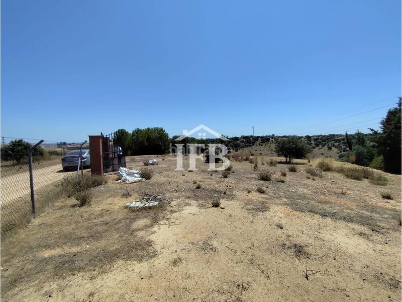 Foto d7f0be94-dd9b-4c4e-9636-3854a05c1190. Finca rústica a Carretera de Sevilla - Los Montitos Badajoz