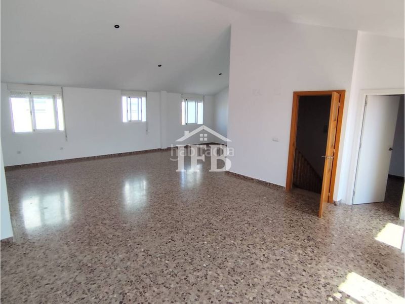 Foto 433135ec-d202-4a2a-92c2-d7e9362c2f7c. Casa amb calefacció aparcament a Maria Auxiliadora - Barriada de Llera Badajoz