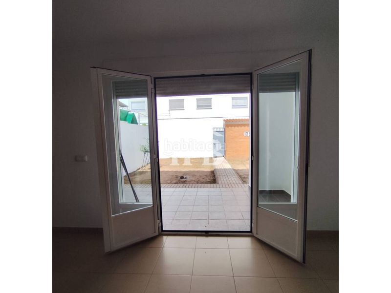 Foto 5a35ab51-8540-4faa-a350-2be837567bcd. Casa amb calefacció aparcament a Maria Auxiliadora - Barriada de Llera Badajoz