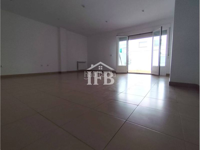 Foto 7b496e35-8d24-44ff-9196-2bf60c2a976f. Casa amb calefacció aparcament a Maria Auxiliadora - Barriada de Llera Badajoz