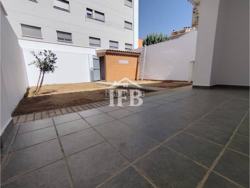 Foto f3cd6740-9423-4683-aa5c-0b4512ff7cf0. Casa amb calefacció aparcament a Maria Auxiliadora - Barriada de Llera Badajoz