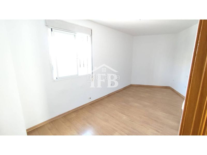 Foto 563d02ab-a5fb-492c-ad63-3f2b64e482e8. Casa aparellada amb calefacció aparcament a Carretera de Sevilla - Los Montitos Badajoz