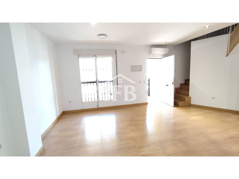 Foto 58f8c2ec-83ca-41d2-aed7-d193c4c2e882. Casa aparellada amb calefacció aparcament a Carretera de Sevilla - Los Montitos Badajoz