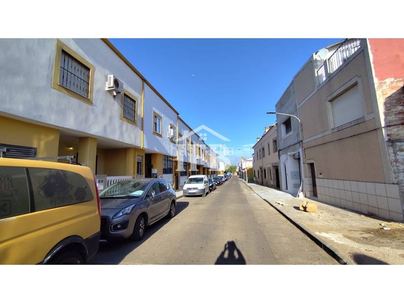 Foto aaac3eac-45dd-41e7-b149-50025a8649ca. Casa aparellada amb calefacció aparcament a Carretera de Sevilla - Los Montitos Badajoz