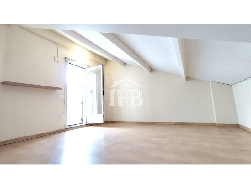 Foto c730aa49-9b4d-45fa-98d0-fd68243b7c5d. Casa aparellada amb calefacció aparcament a Carretera de Sevilla - Los Montitos Badajoz