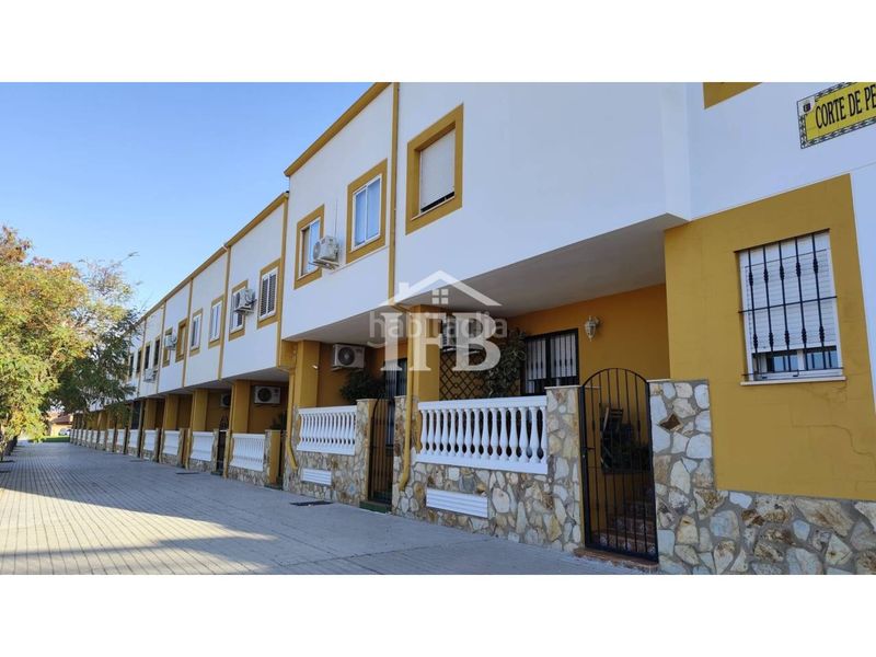 Foto f78a9b81-c546-4ade-acca-77a46966dcfb. Casa aparellada amb calefacció aparcament a Carretera de Sevilla - Los Montitos Badajoz