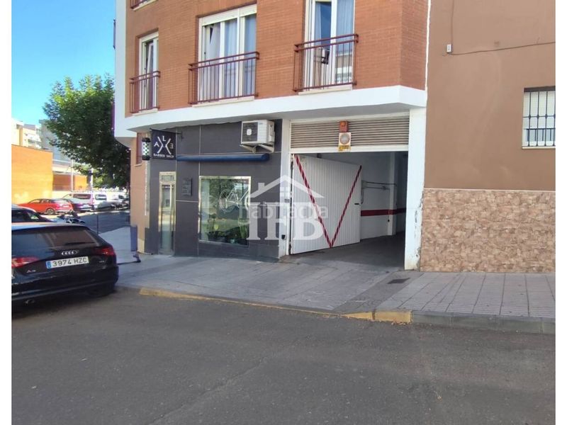 Foto 1942bb6a-8e63-4969-b261-efee42cf2efd. Rent car parking in calle vicente delgado algaba 98 in Badajoz