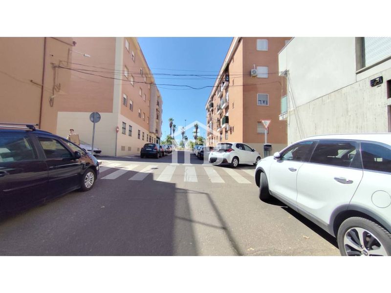 Foto 19c8c4a4-1e94-4799-8f57-7552e2fa463e. Rent car parking in calle vicente delgado algaba 98 in Badajoz