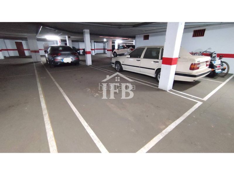 Foto 1d55d0df-a962-46d9-8301-6e61eee5359d. Rent car parking in calle vicente delgado algaba 98 in Badajoz