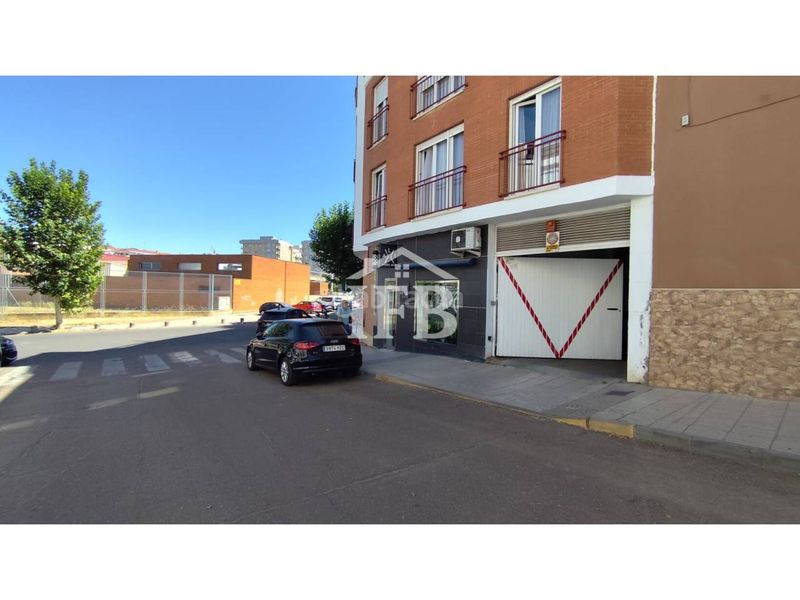 Foto 7da99309-ff9d-47ae-8e41-9d4a07ba93f1. Rent car parking in calle vicente delgado algaba 98 in Badajoz