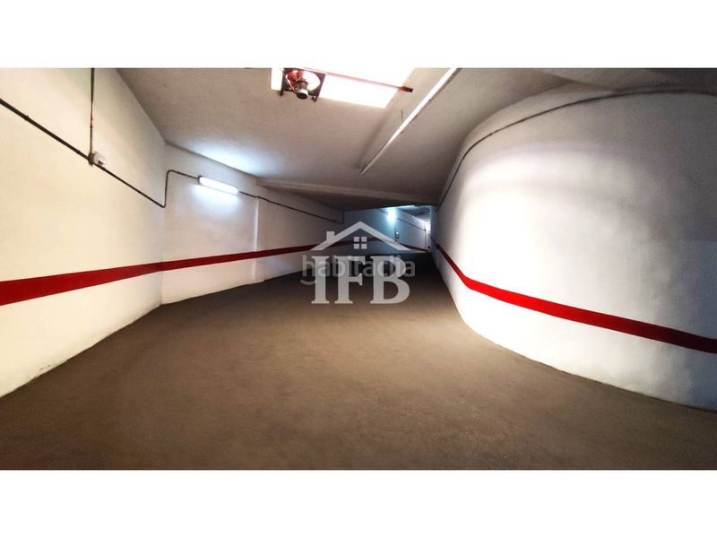 Foto abeb0b2f-4dfa-4c86-9014-cc5120e846c4. Rent car parking in calle vicente delgado algaba 98 in Badajoz