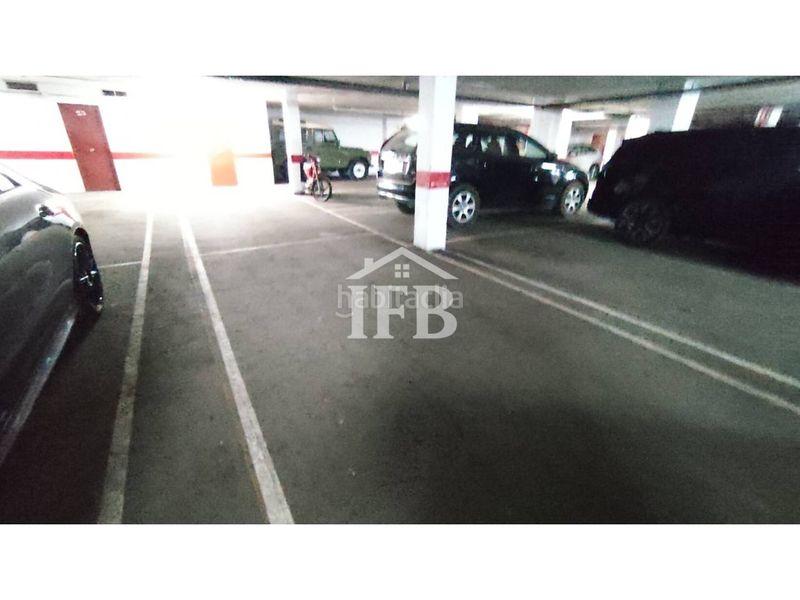 Foto cb66d3a5-b302-427d-9533-0fca9a6a2c09. Rent car parking in calle vicente delgado algaba 98 in Badajoz