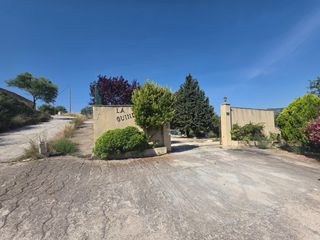 Chalet in Cocentaina. Vive rodeado de naturaleza en una espectacular finca con 50.000