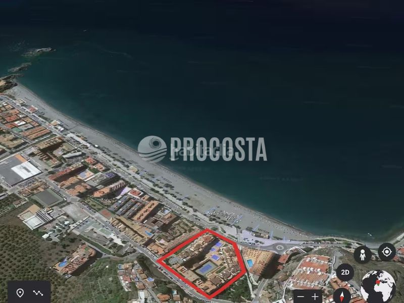 Foto a72113d2-306b-41e0-bc05-22dc0cc6e9ba. Pis amb aparcament a Almuñecar centro Almuñécar