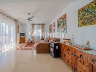 Etagenwohnung  Calle costa templada. Piso reformado de 3 dormitorios con terraza a pasos de la playa