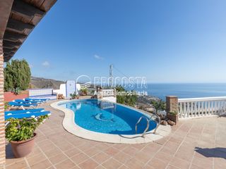 Haus in Diseminados taramay pol 26 18-b. Casa rural con vistas panorámicas al mar en loma del gato  almuñ