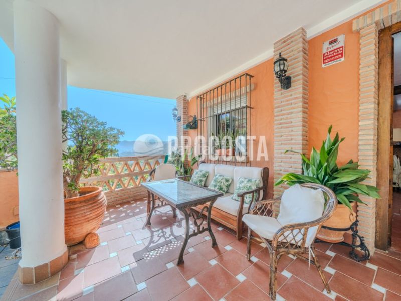 Foto 00d8fe65-a150-49aa-ac0c-6b4a36370033. Casa amb piscina a Jete