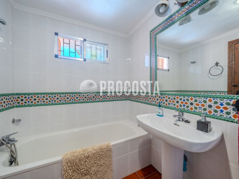 Foto 02749268-9dfa-424a-a787-d081906d9c1e. Casa amb piscina a Jete