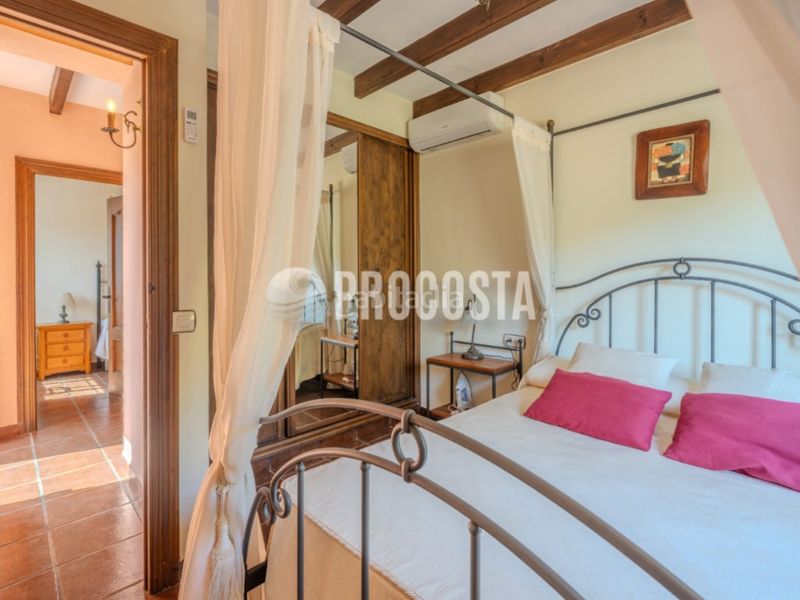 Foto 4085f641-b0a7-4a65-be70-bbd6ebe5462f. Casa amb piscina a Jete