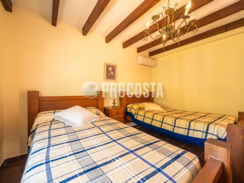 Foto 485daa4a-0e63-4e07-9a26-8a04d0600fc3. Casa amb piscina a Jete