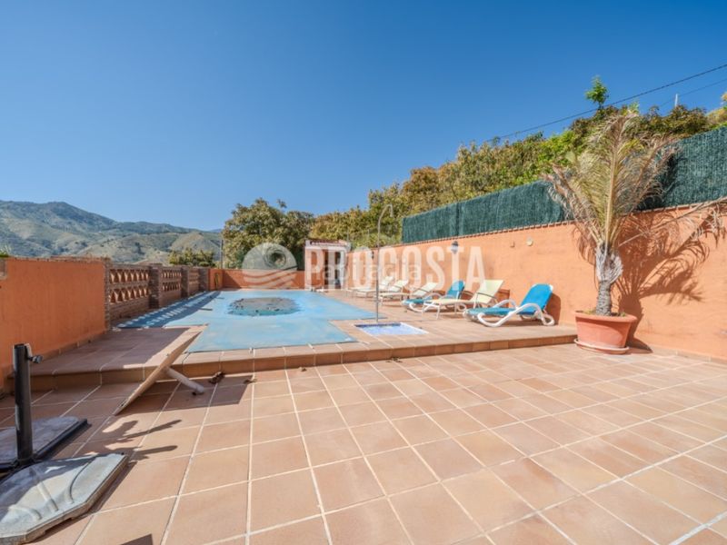 Foto 4c6ff9c2-72d5-42da-b8a2-e70d9dd55ebc. Casa amb piscina a Jete