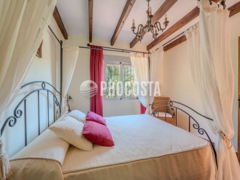 Foto 5f173e34-ec44-45f5-ab93-6bb0e18cb130. Casa amb piscina a Jete