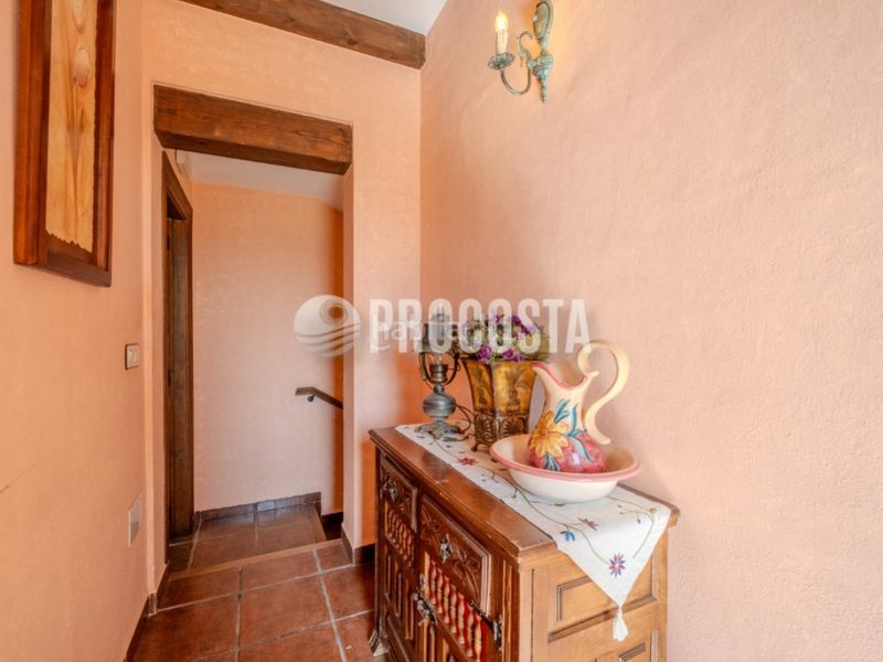 Foto 62496870-f07e-4786-b039-08fe2db812a6. Casa amb piscina a Jete