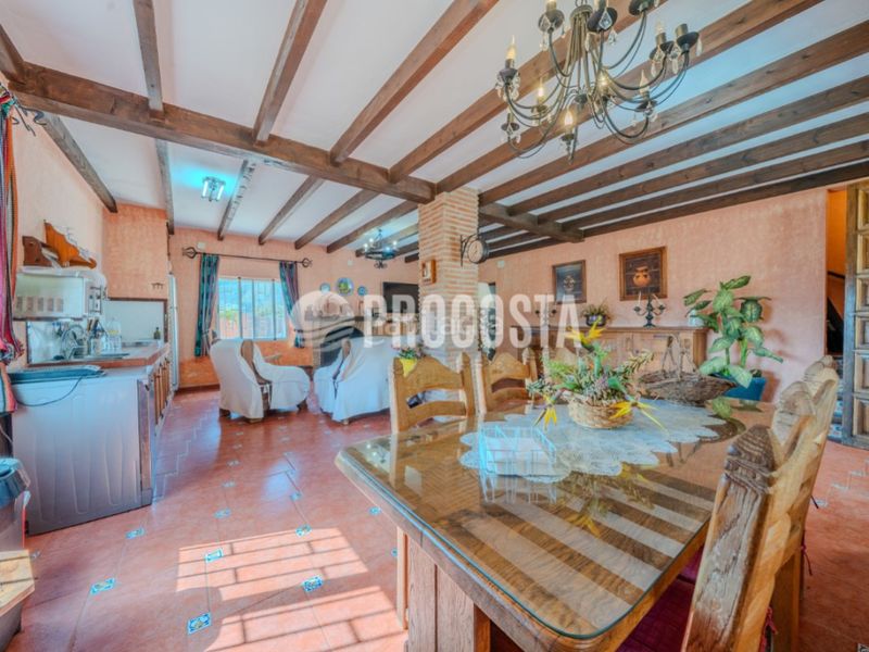 Foto 9441b6fc-8566-4234-a2a8-8d44f8059221. Casa amb piscina a Jete