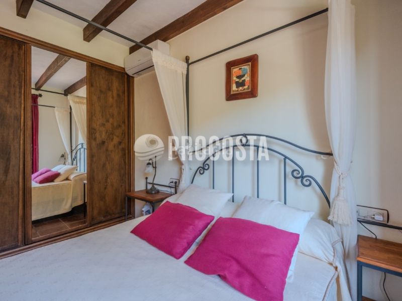 Foto bd39eb4e-0430-4cf7-a9fc-8027099f0bd3. Casa amb piscina a Jete