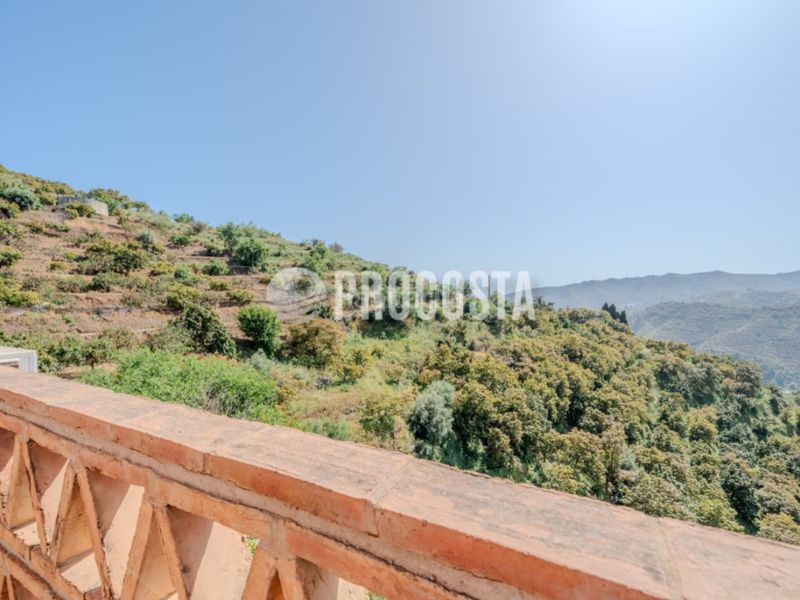 Foto f2c76152-26c2-45c8-bc19-e2cd94dd567d. Casa amb piscina a Jete