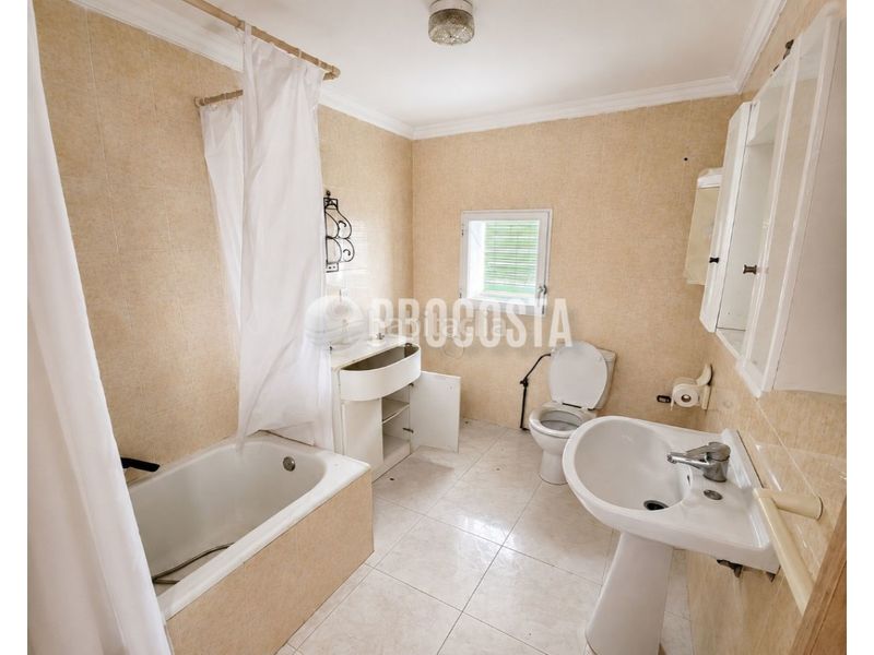 Foto 5261b68d-e3b4-4674-8aa4-752536ebaab1. Casa adossada a Ítrabo