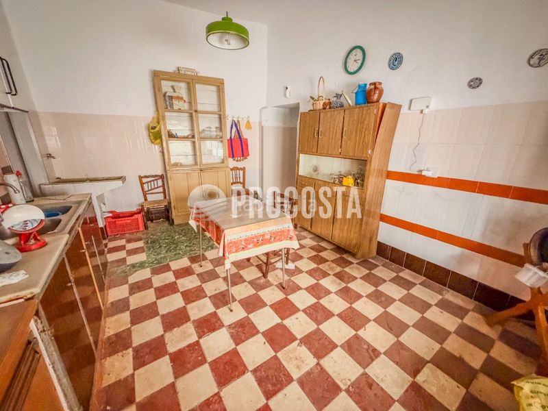 Foto 8a26f416-bcdd-4afe-97f4-3823468c00d4. Casa adossada a Ítrabo