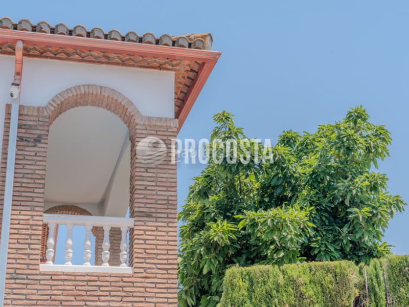 Foto 28ea3f11-8549-49c6-8b58-dc608cd18402. Casa amb piscina a Fuente Vaqueros