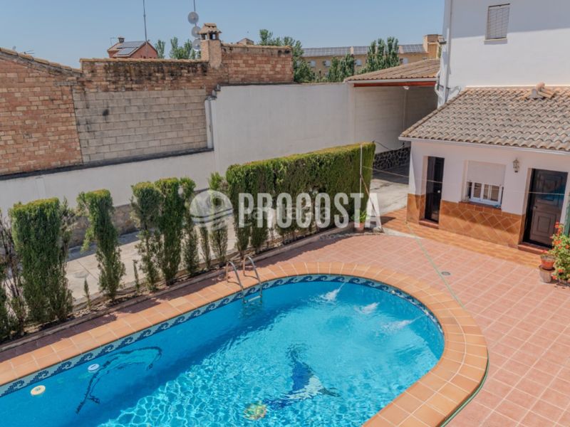 Foto 32a34e06-c3f4-433e-a6cf-f7852b92dcd3. Casa amb piscina a Fuente Vaqueros
