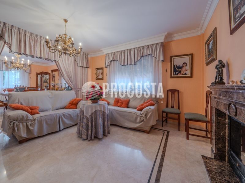 Foto 469ef592-a9c1-4b22-8f33-41e1f95e3408. Casa amb piscina a Fuente Vaqueros