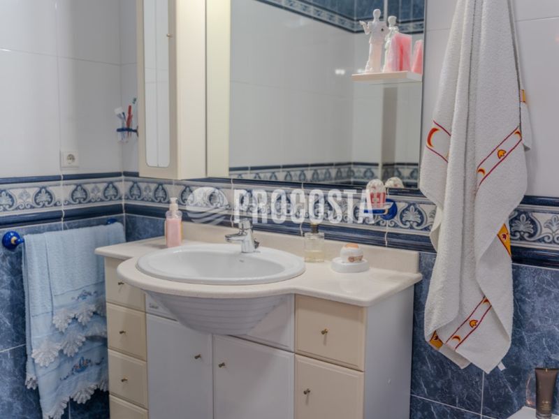Foto 669d0fc8-b7d5-461f-ac28-75d1f6b9beb3. Casa amb piscina a Fuente Vaqueros