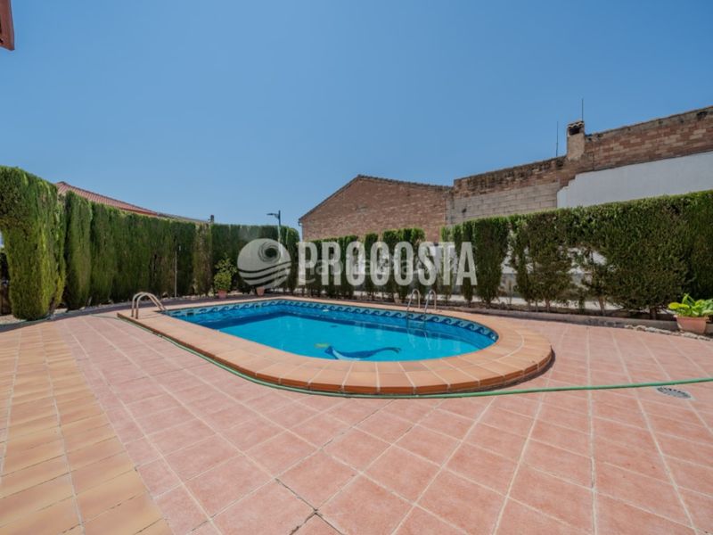 Foto 8a1c24c1-2607-4bb6-b526-11521af1ff08. Casa amb piscina a Fuente Vaqueros