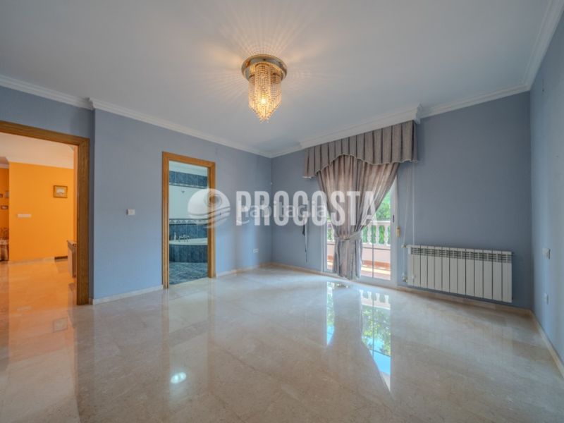 Foto 8ad763a9-9bb0-40a6-a713-dab7c9f086fb. Casa amb piscina a Fuente Vaqueros