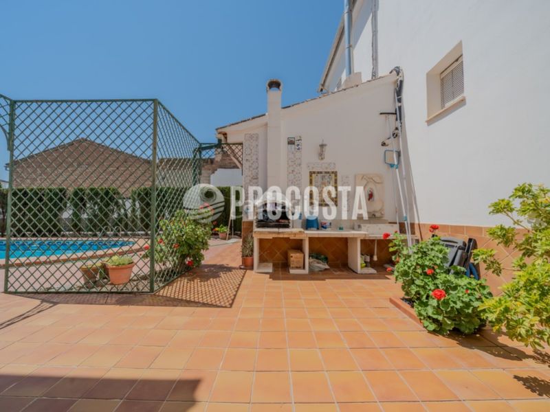 Foto 8b87c83d-1011-4778-bd48-3849a64d76c9. Casa amb piscina a Fuente Vaqueros