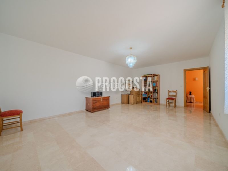 Foto a438a05c-2d97-4103-9ff2-bb28653c302d. Casa amb piscina a Fuente Vaqueros