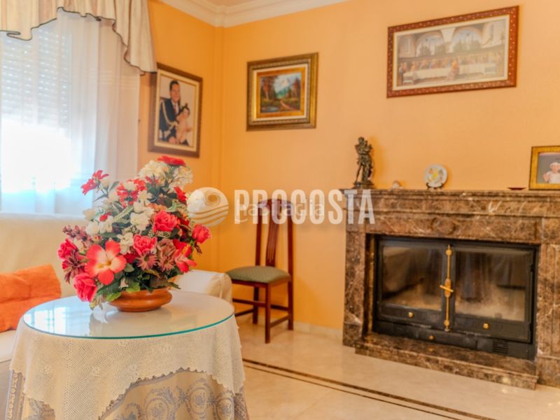 Foto a96b3edc-24aa-41d9-ac77-85bf0c952cc5. Casa amb piscina a Fuente Vaqueros