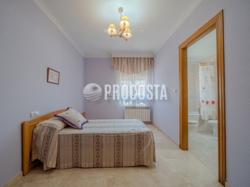 Foto bc5bd9b7-d98b-4e7f-8737-d1491be0fcc9. Casa amb piscina a Fuente Vaqueros
